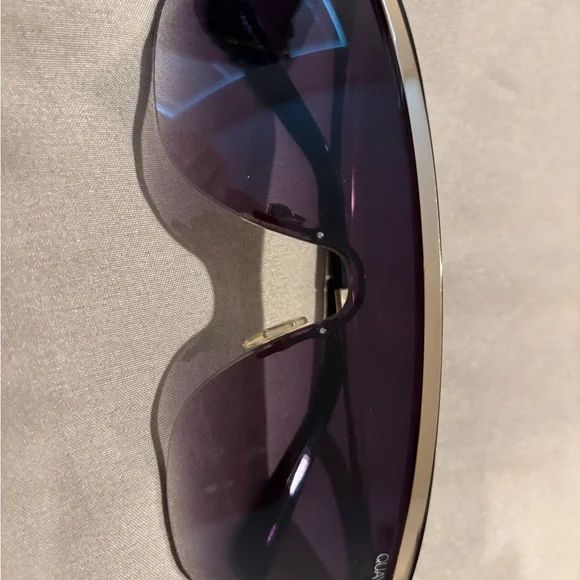 Chic Quay Sunglasses - Picture 1 of 4